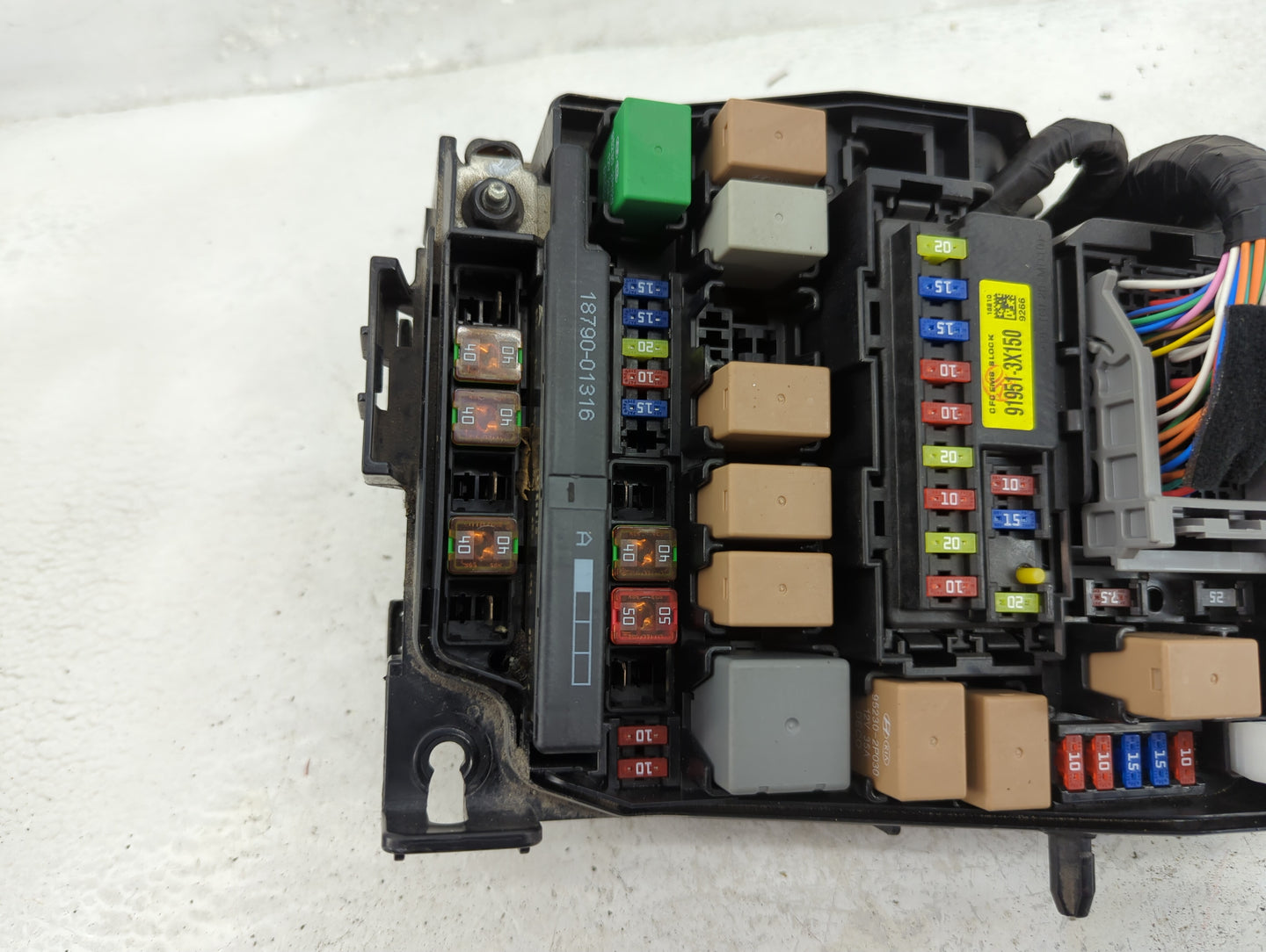 2017-2018 Kia Forte Fusebox Fuse Box Panel Relay Module P/N:91950-3X510 Fits Fits 2017 2018 OEM Used Auto Parts - Oemusedaut