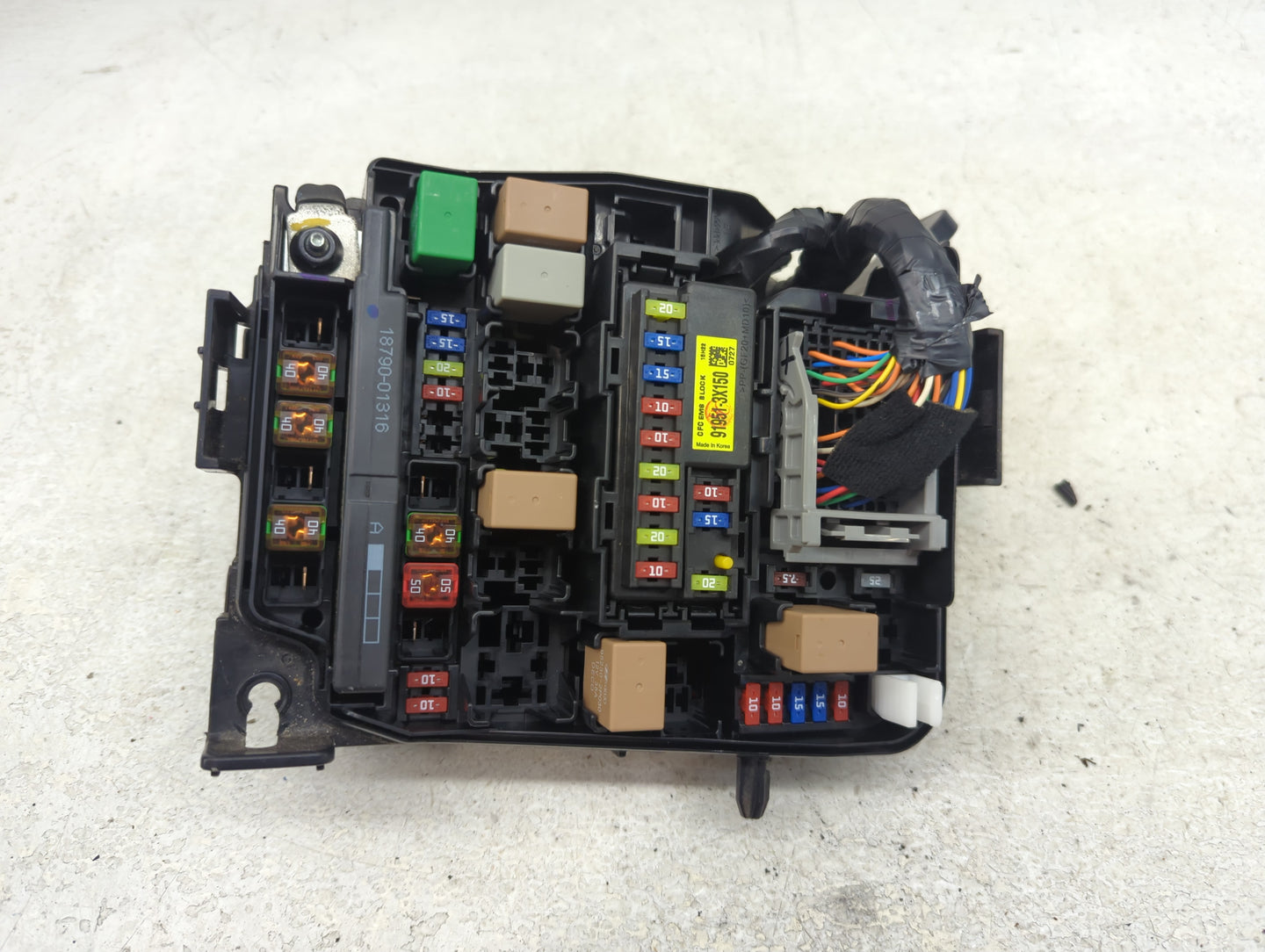 2017-2018 Kia Forte Fusebox Fuse Box Panel Relay Module P/N:91950-3X510 Fits Fits 2017 2018 OEM Used Auto Parts - Oemusedaut