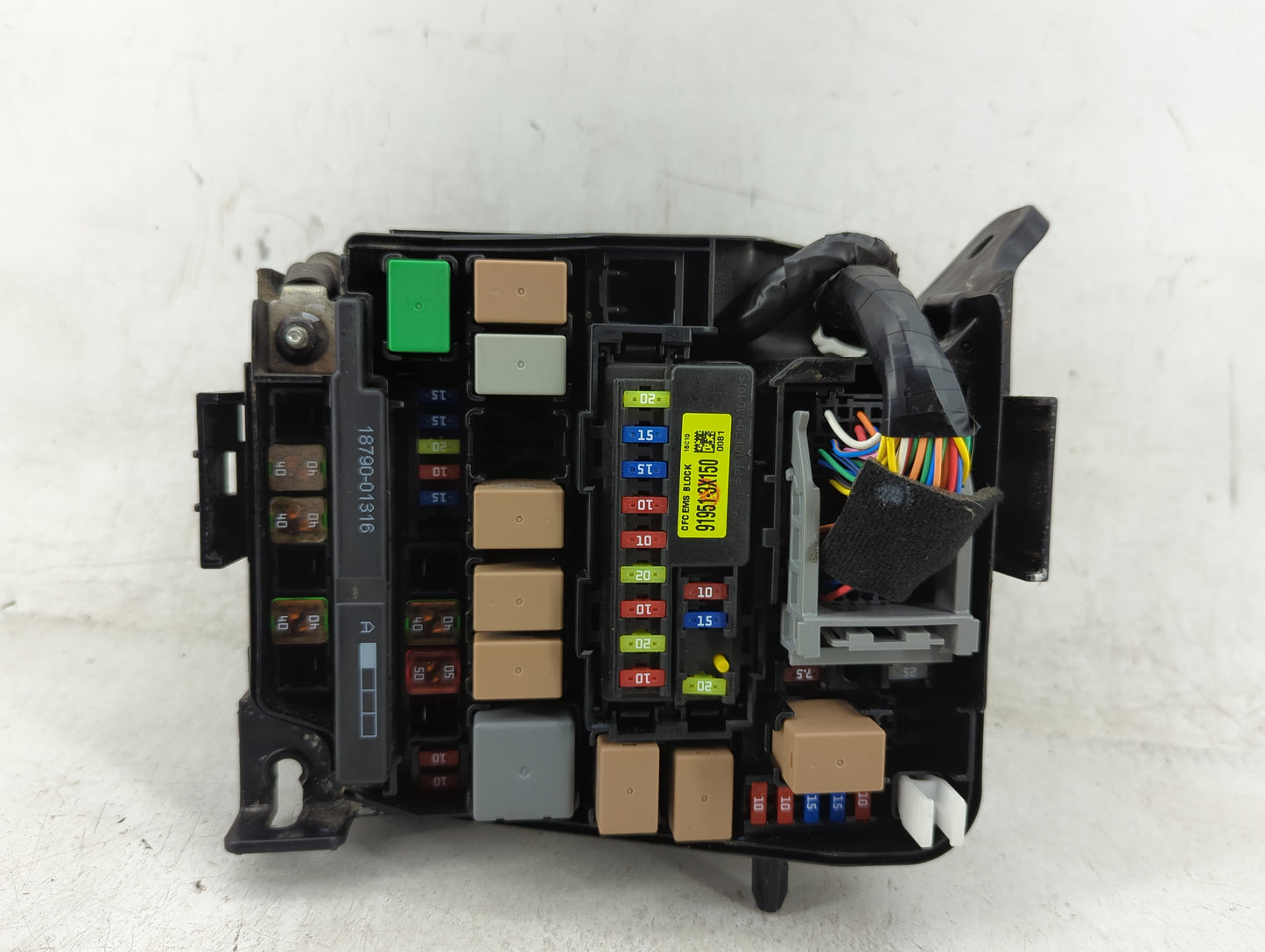 2017-2018 Kia Forte Fusebox Fuse Box Panel Relay Module P/N:91221 B0060 Fits Fits 2017 2018 OEM Used Auto Parts - Oemusedaut