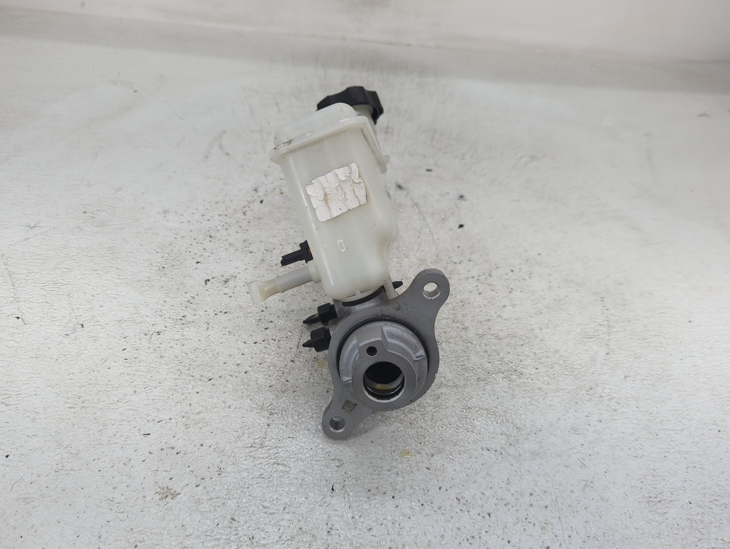 2014-2018 Kia Forte Brake Master Cylinder - Oemusedautoparts1.com