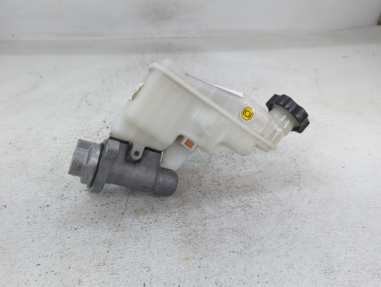 2014-2018 Kia Forte Brake Master Cylinder - Oemusedautoparts1.com