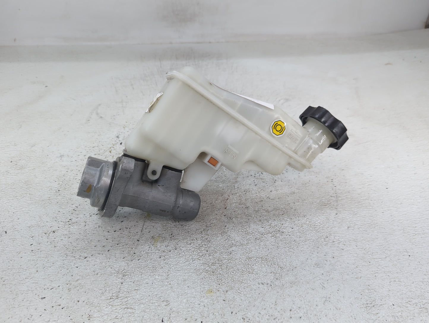 2014-2018 Kia Forte Brake Master Cylinder - Oemusedautoparts1.com