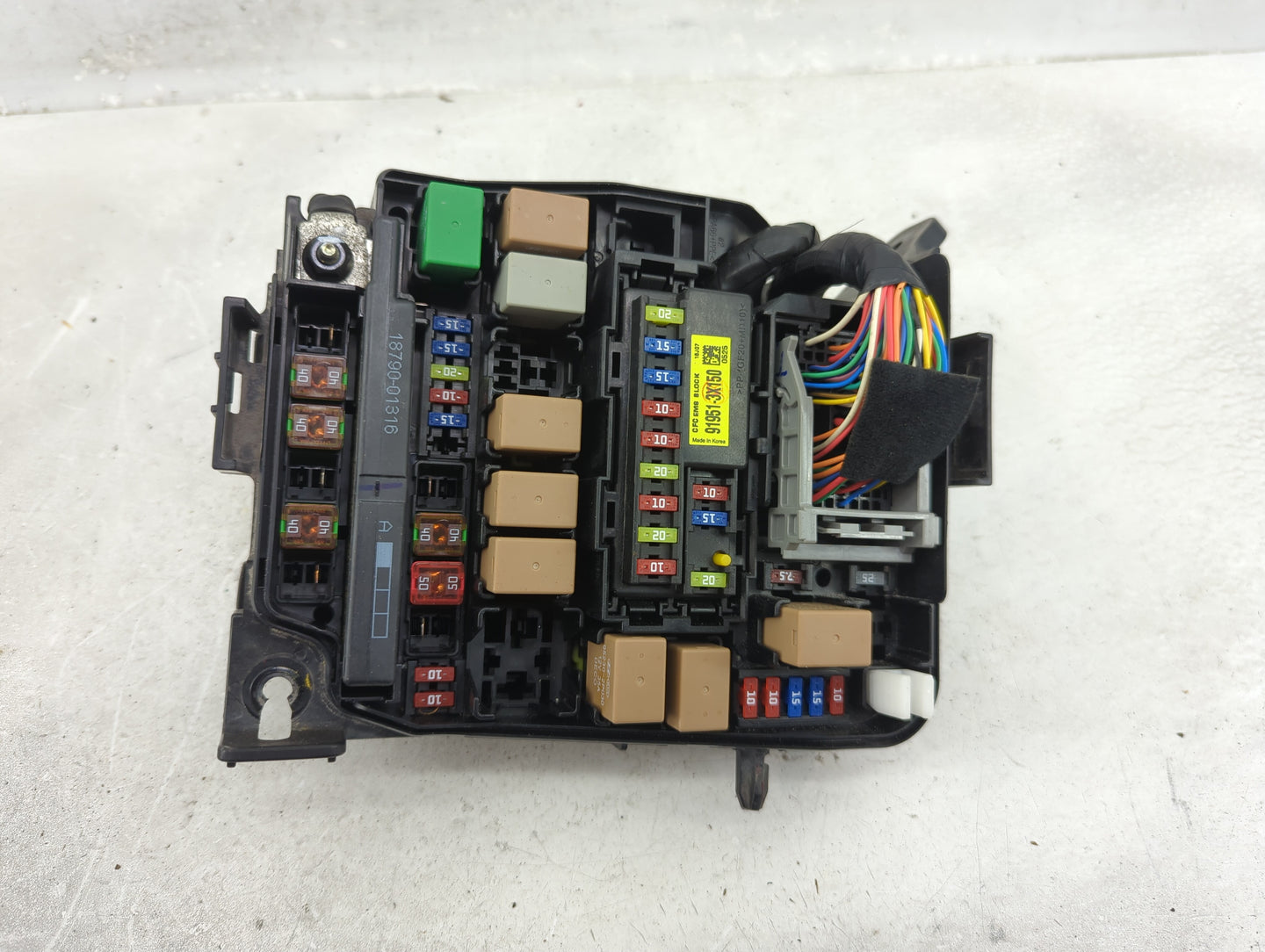 2017-2018 Kia Forte Fusebox Fuse Box Panel Relay Module P/N:91950-3X510 Fits Fits 2017 2018 OEM Used Auto Parts - Oemusedaut