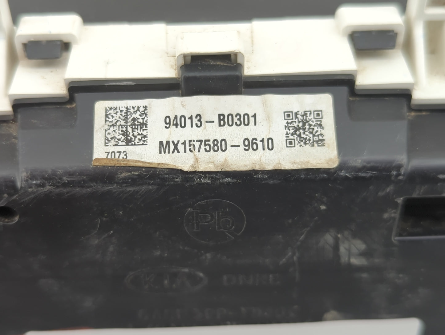 2017-2018 Kia Forte Instrument Cluster Speedometer Gauges P/N:94013-B0301 Fits Fits 2017 2018 OEM Used Auto Parts - Oemuseda