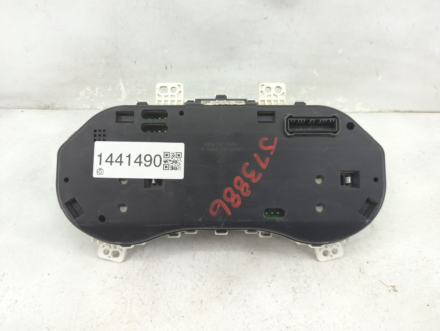 2017-2018 Kia Forte Instrument Cluster Speedometer Gauges P/N:94003-B0300 Fits Fits 2017 2018 OEM Used Auto Parts - Oemuseda