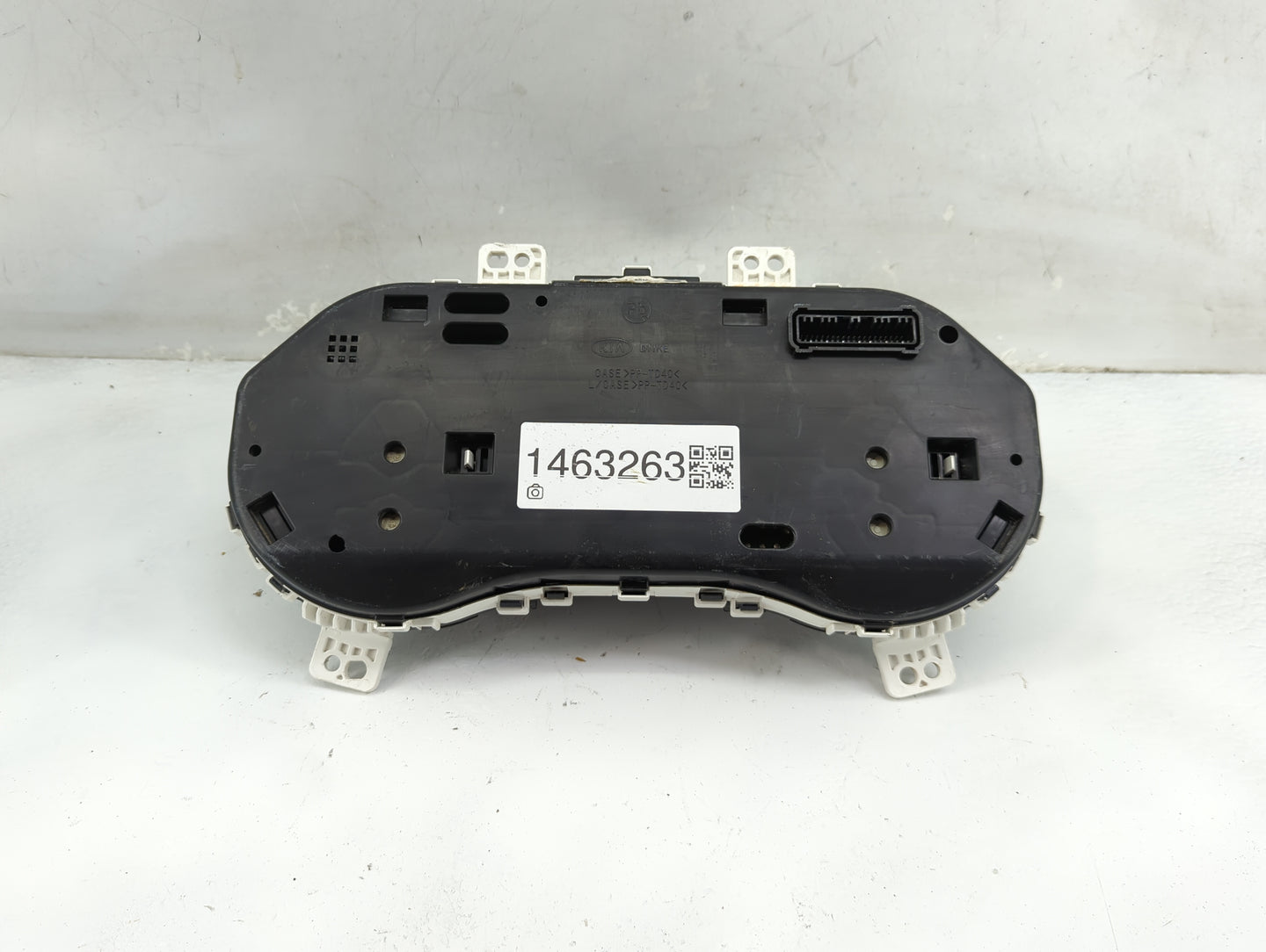 2017-2018 Kia Forte Instrument Cluster Speedometer Gauges P/N:94003-B0300 Miles: Fits Fits 2017 2018 OEM Used Auto Parts - O