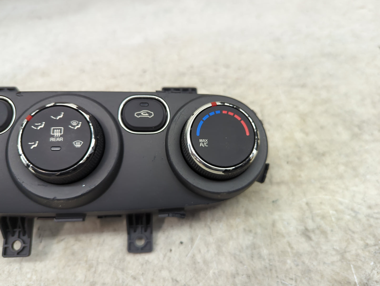 2017-2018 Kia Forte Climate Control Module Temperature AC/Heater Replacement P/N:97250B0AA0 Q0290AAM Fits Fits 2017 2018 OEM
