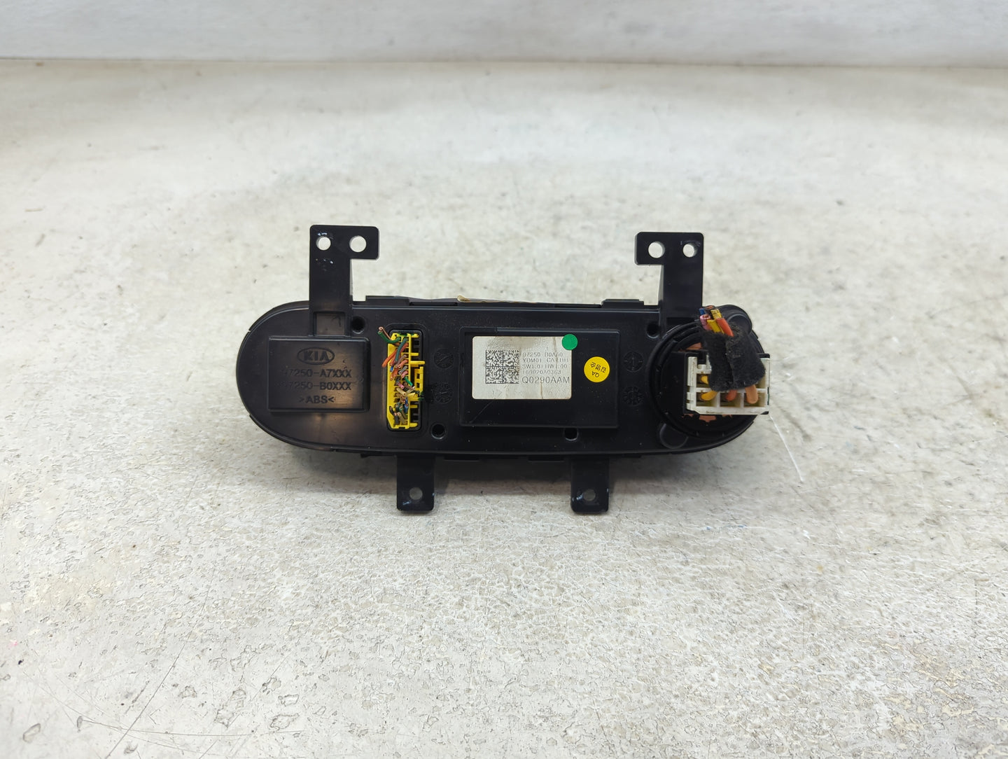 2017-2018 Kia Forte Climate Control Module Temperature AC/Heater Replacement P/N:97250B0AA0 Q0290AAM Fits Fits 2017 2018 OEM