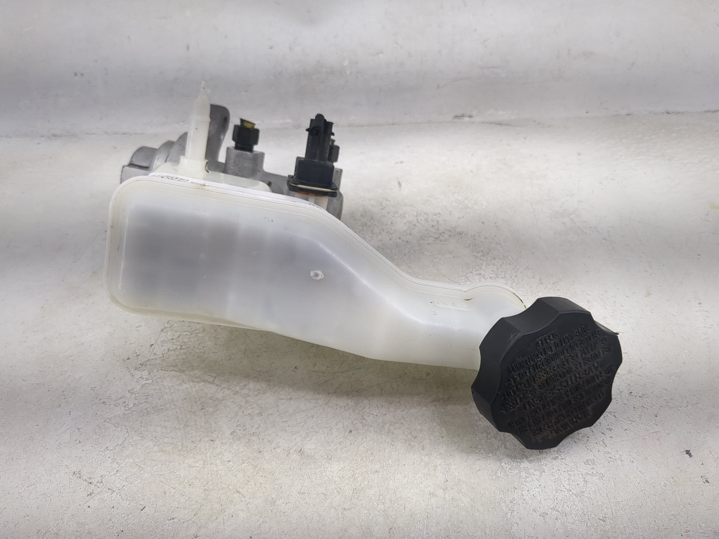 2014-2018 Kia Forte Brake Master Cylinder 1491986 - Oemusedautoparts1.com