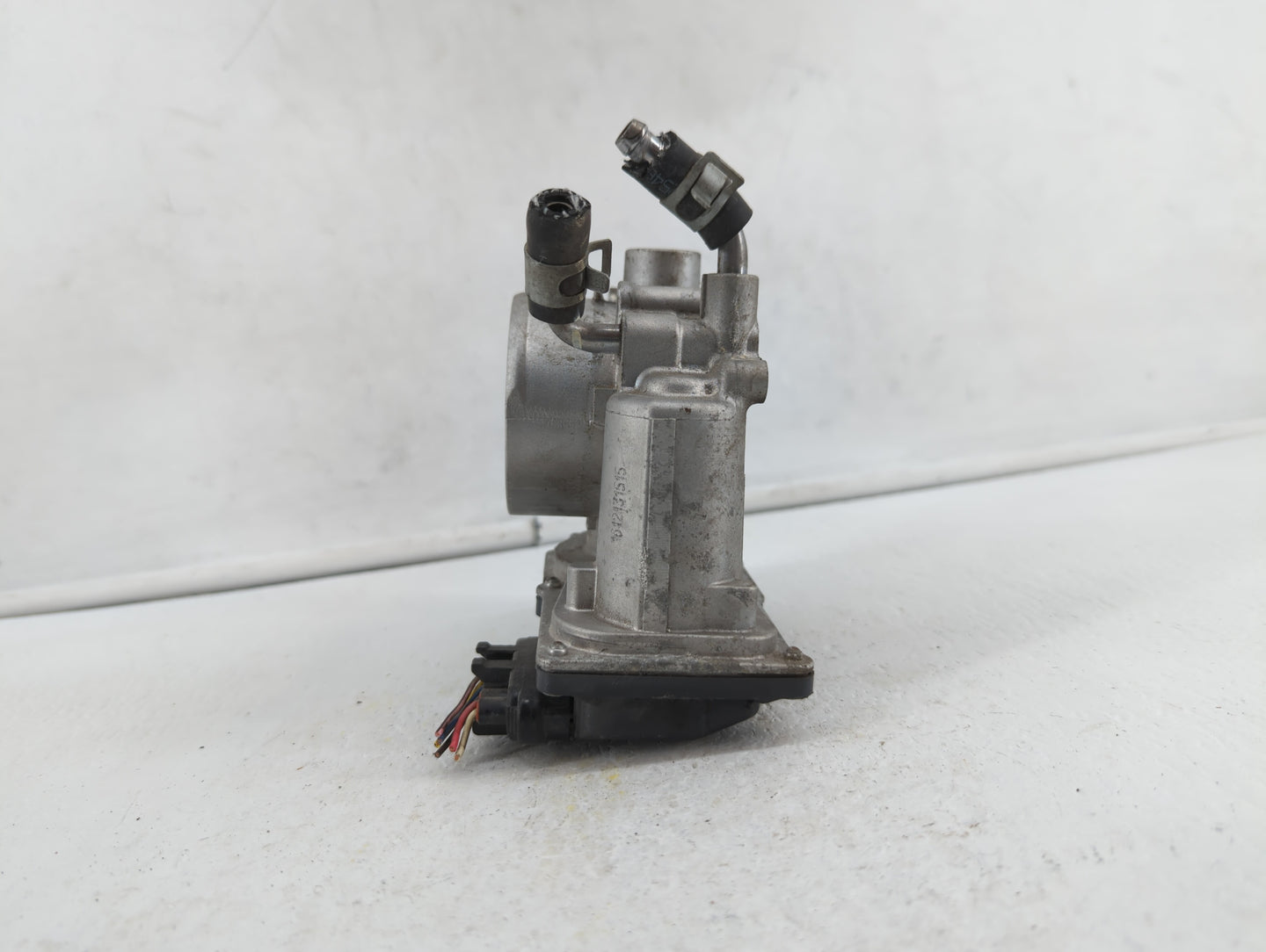 2014-2018 Kia Forte Throttle Body P/N:35100-2E000 1302150124, 35100-2E710 Fits Fits 2011 2012 2013 2014 2015 2016 2017 2018 