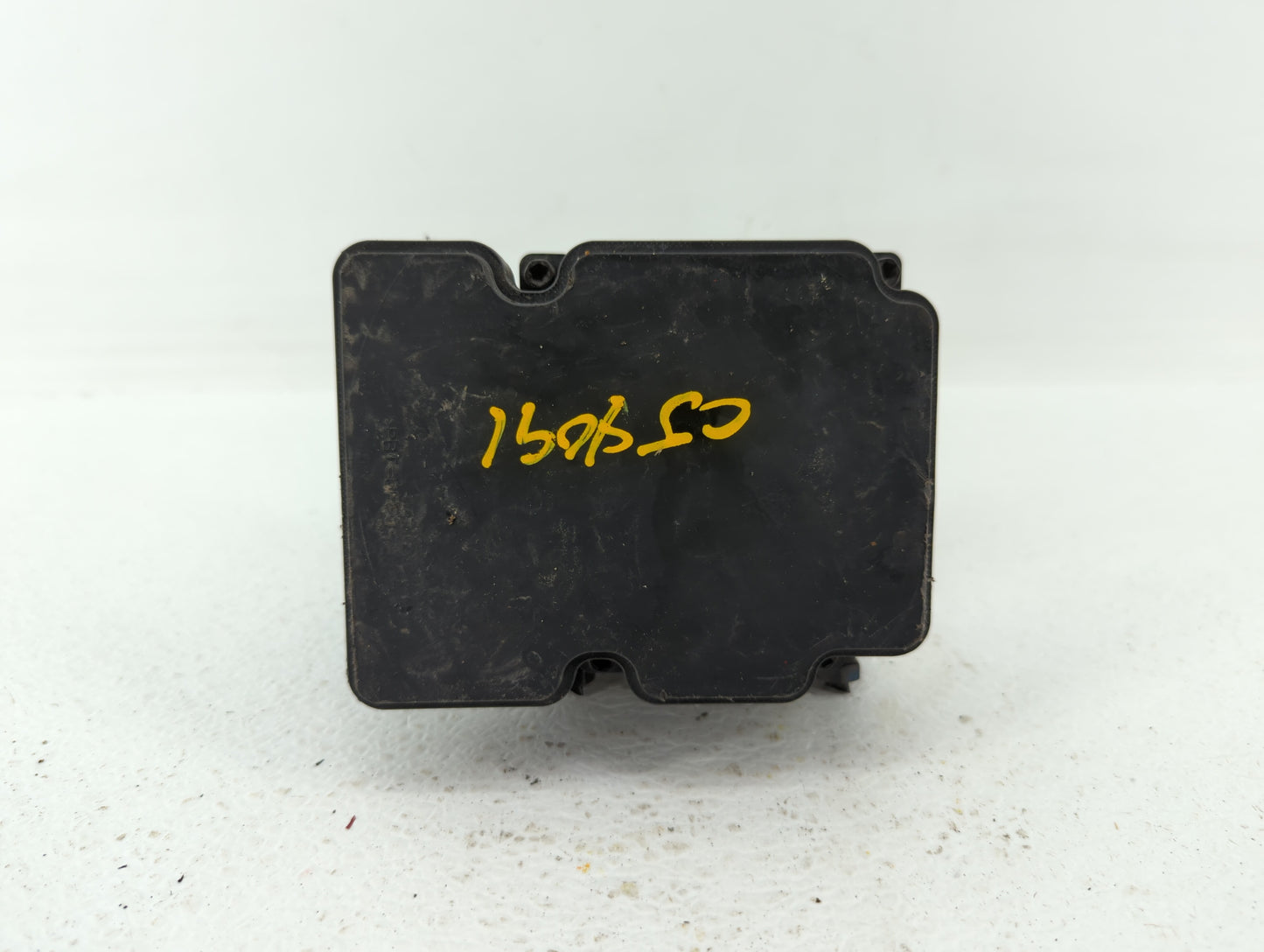 2017-2018 Kia Forte ABS Pump Control Module Replacement P/N:58920-B0200 58900-B0200 Fits Fits 2017 2018 OEM Used Auto Parts 