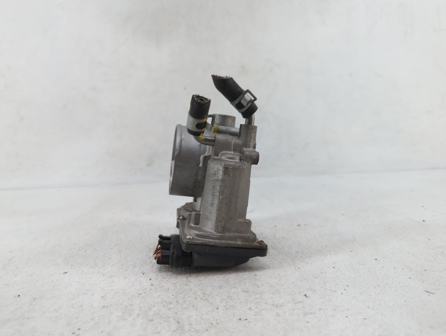 2014-2018 Kia Forte Throttle Body P/N:35100-2E000 1302150124, 35100-2E710 Fits Fits 2011 2012 2013 2014 2015 2016 2017 2018 