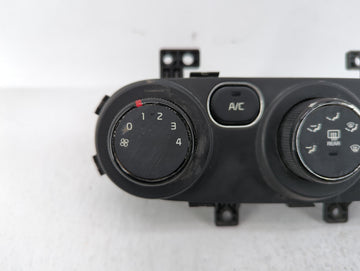 2017-2018 Kia Forte Climate Control Module Temperature AC/Heater Replacement P/N:97250-A7XXX 97250-B0AA0 Fits Fits 2017 2018 OEM Used Auto Parts