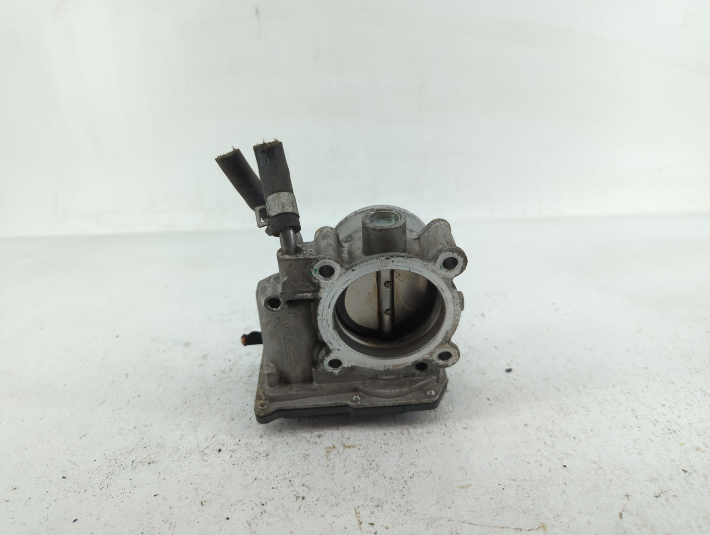 2014-2018 Kia Forte Throttle Body P/N:35100-2E000 35100-2E710 Fits Fits 2011 2012 2013 2014 2015 2016 2017 2018 2019 2020 20