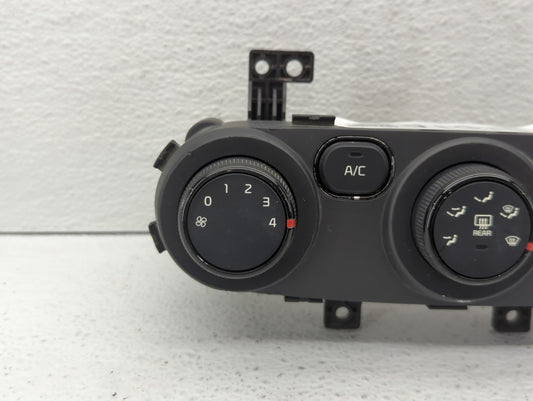 2017-2018 Kia Forte Climate Control Module Temperature AC/Heater Replacement P/N:97250-B0AA0 K1900CE49 Fits Fits 2017 2018 OEM Used Auto Parts