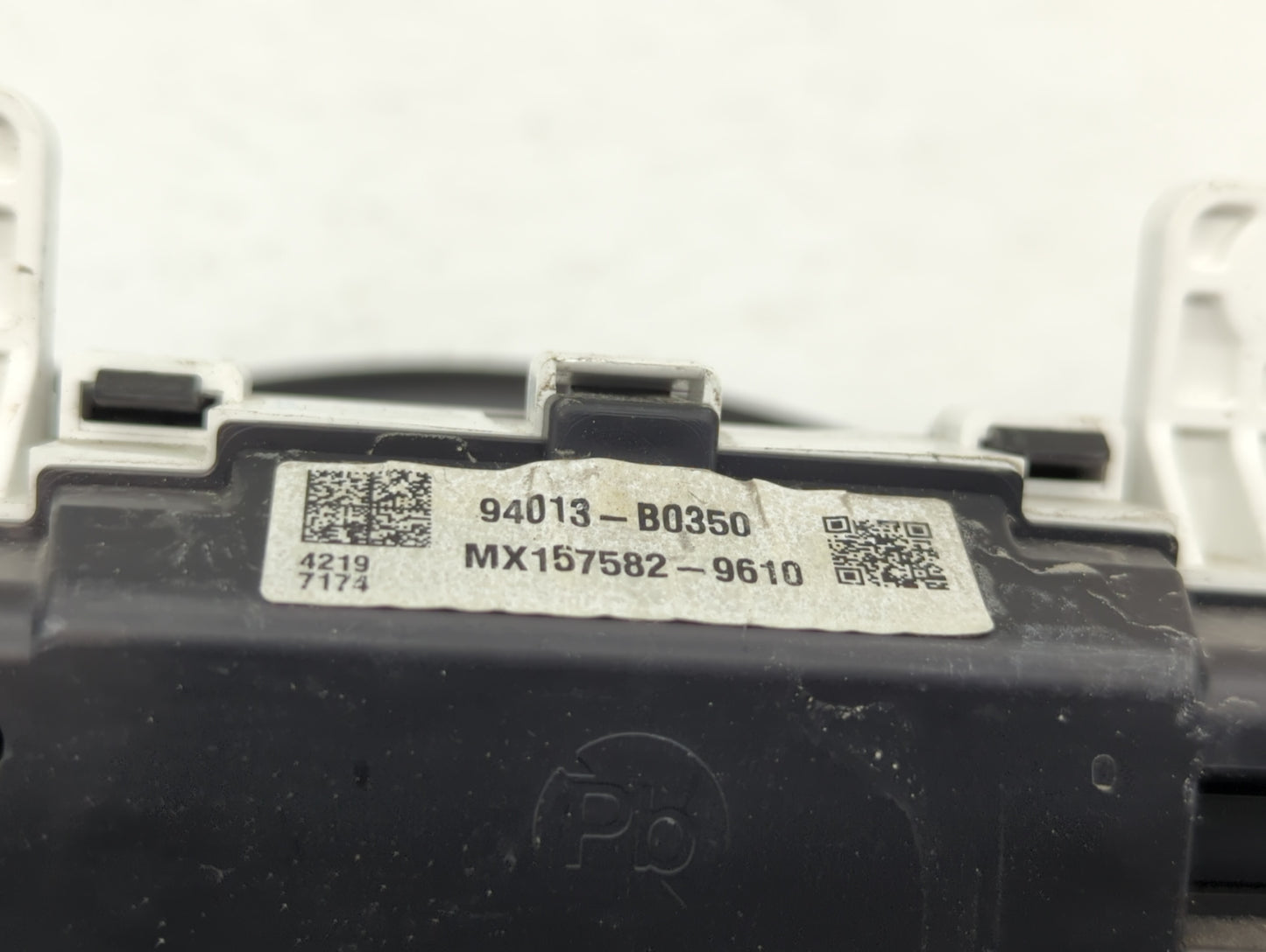2017-2018 Kia Forte Instrument Cluster Speedometer Gauges P/N:94013-B0350 94003-B0301, 94013-B0300 Fits Fits 2017 2018 OEM U