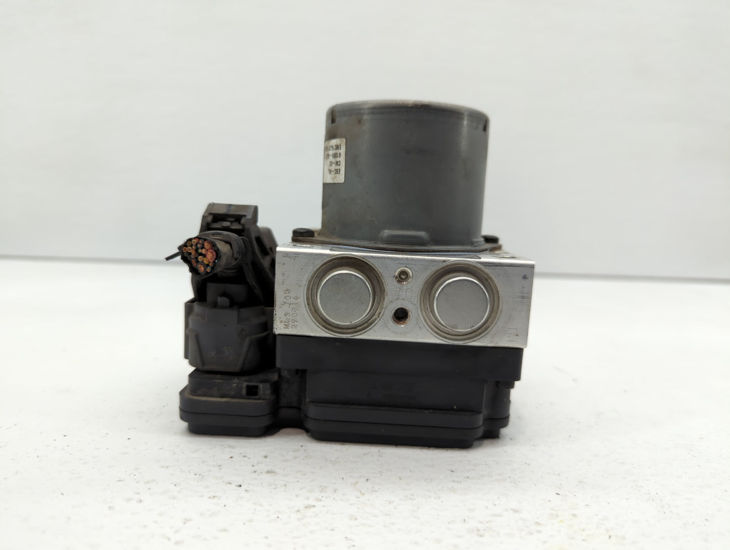 2017-2018 Kia Forte ABS Pump Control Module Replacement P/N:58900-B0200 58920-B0200 Fits Fits 2017 2018 OEM Used Auto Parts 