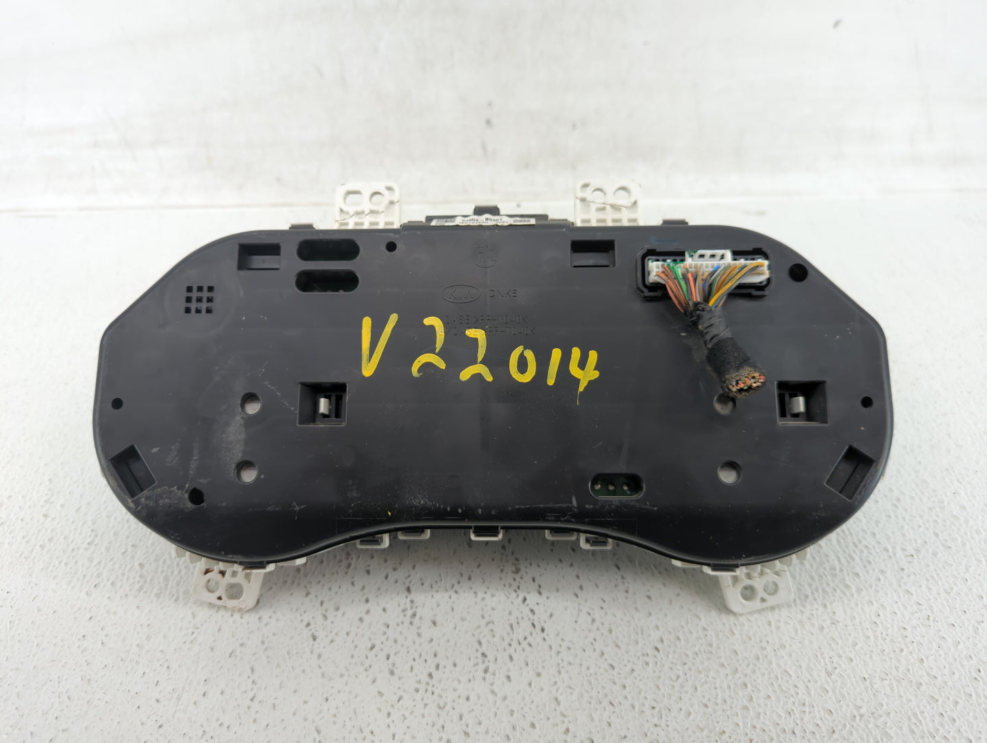 2017-2018 Kia Forte Instrument Cluster Speedometer Gauges P/N:94003-B0301 Fits Fits 2017 2018 OEM Used Auto Parts - Oemuseda
