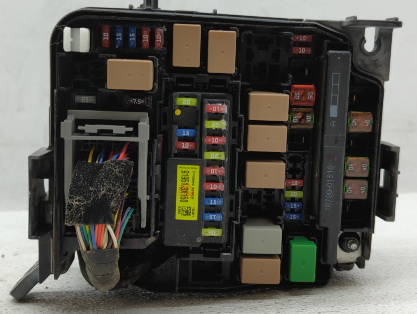 2017-2018 Kia Forte Fusebox Fuse Box Panel Relay Module P/N:91218 B0210 91218 B0170 Fits Fits 2017 2018 OEM Used Auto Parts 