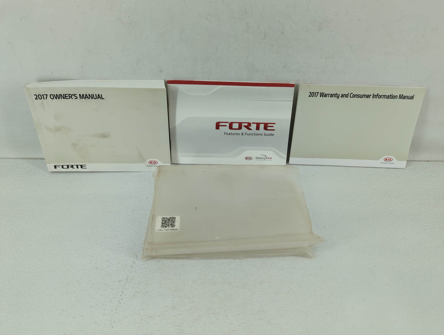 2017 Kia Forte Owners Manual Book Guide OEM Used Auto Parts - Oemusedautoparts1.com