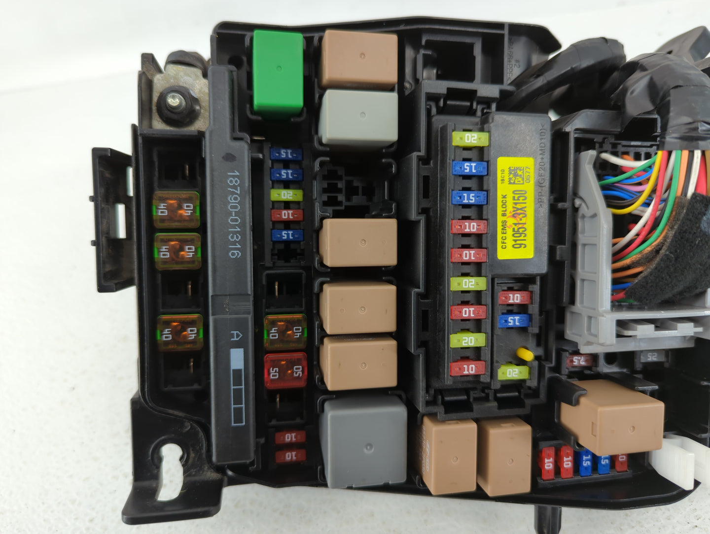 2017-2018 Kia Forte Fusebox Fuse Box Panel Relay Module P/N:91221-B0060 Fits Fits 2017 2018 OEM Used Auto Parts - Oemusedaut