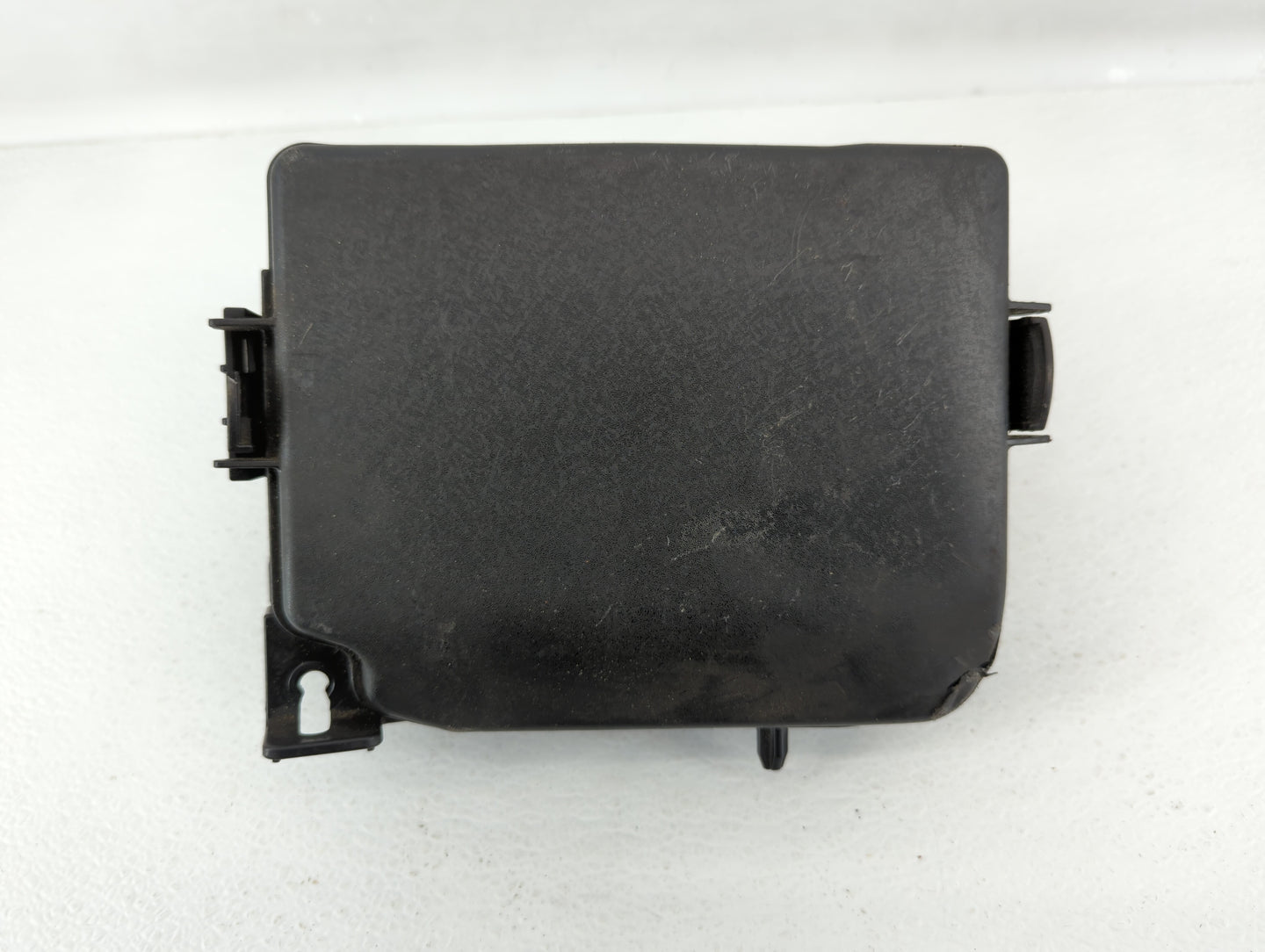 2017-2018 Kia Forte Fusebox Fuse Box Panel Relay Module P/N:91221-B0060 Fits Fits 2017 2018 OEM Used Auto Parts - Oemusedaut