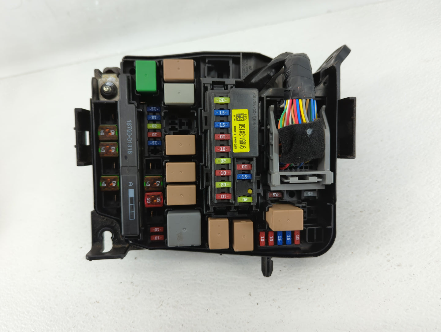 2017-2018 Kia Forte Fusebox Fuse Box Panel Relay Module P/N:91221-B0060 Fits Fits 2017 2018 OEM Used Auto Parts - Oemusedaut