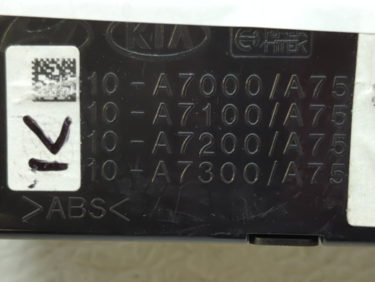 2017 Kia Forte CLOCK - Oemusedautoparts1.com