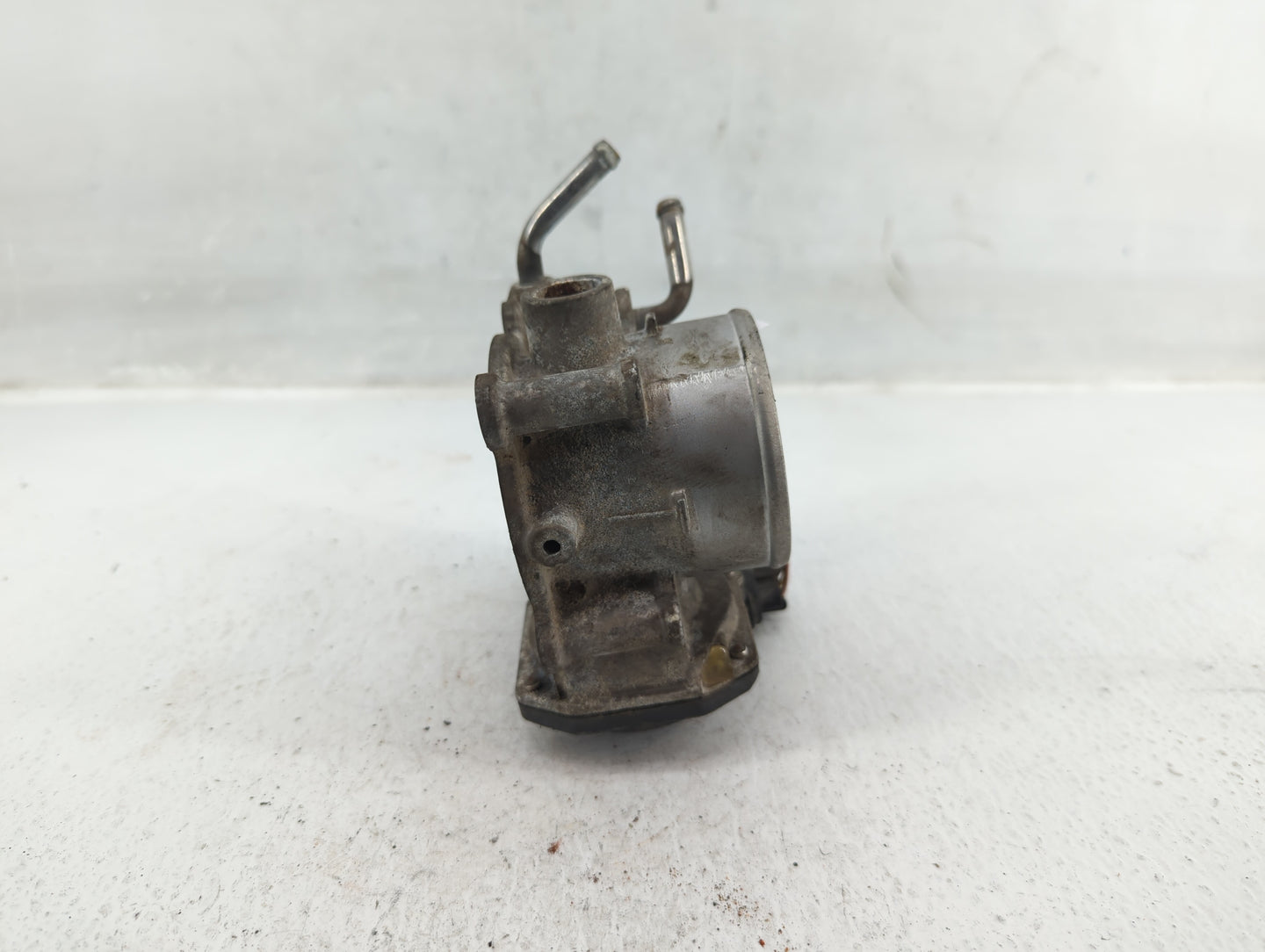 2014-2018 Kia Forte Throttle Body P/N:35100-2E000 Fits Fits 2011 2012 2013 2014 2015 2016 2017 2018 2019 2020 2021 OEM Used 