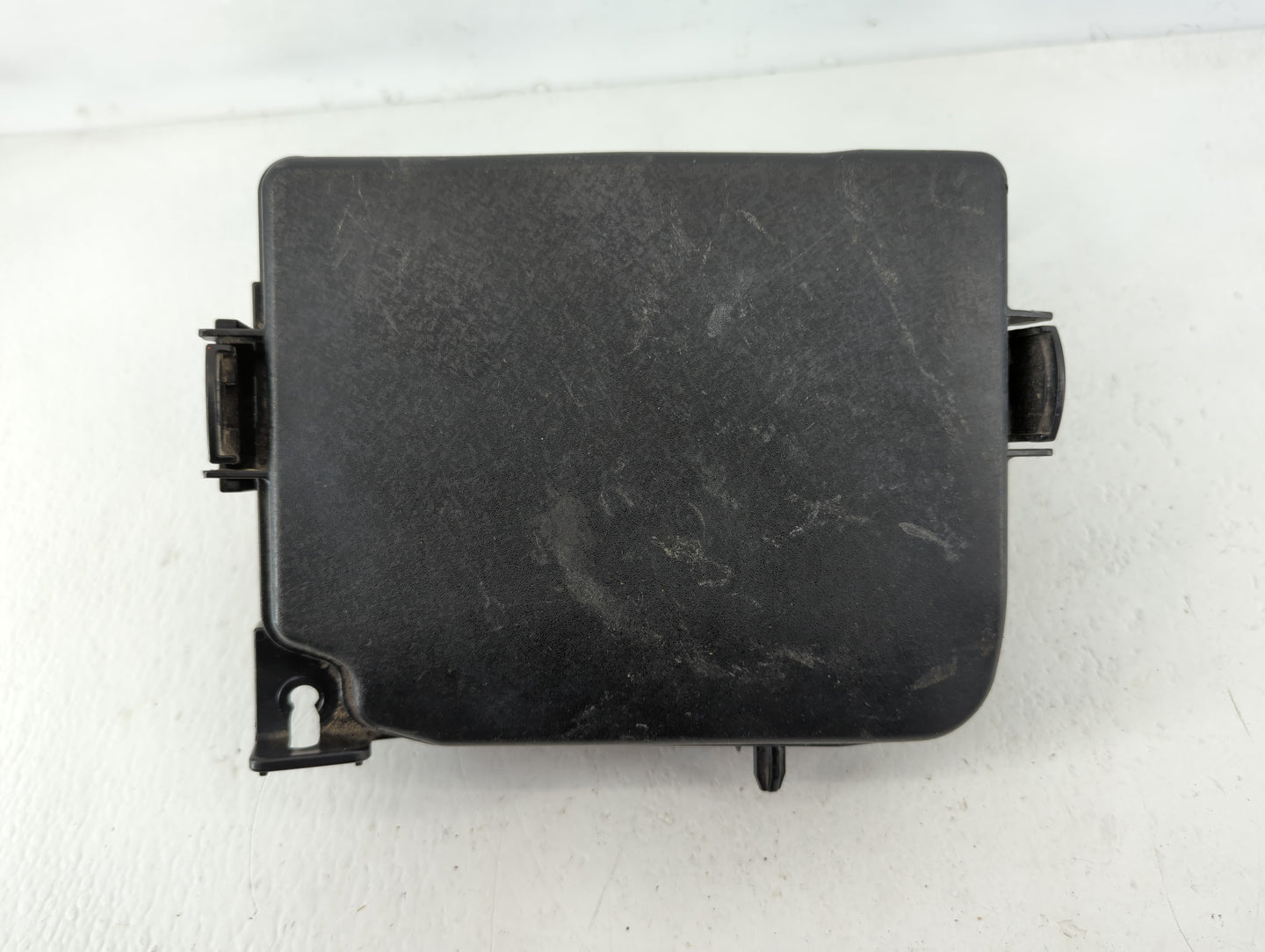 2017-2018 Kia Forte Fusebox Fuse Box Panel Relay Module P/N:18790-01316 18790, P077V070, 91221-B0070 Fits Fits 2017 2018 OEM