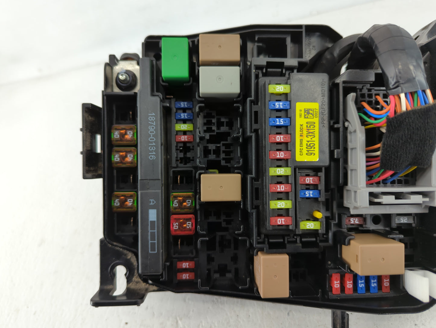 2017-2018 Kia Forte Fusebox Fuse Box Panel Relay Module P/N:18790-01316 18790, P077V070, 91221-B0070 Fits Fits 2017 2018 OEM
