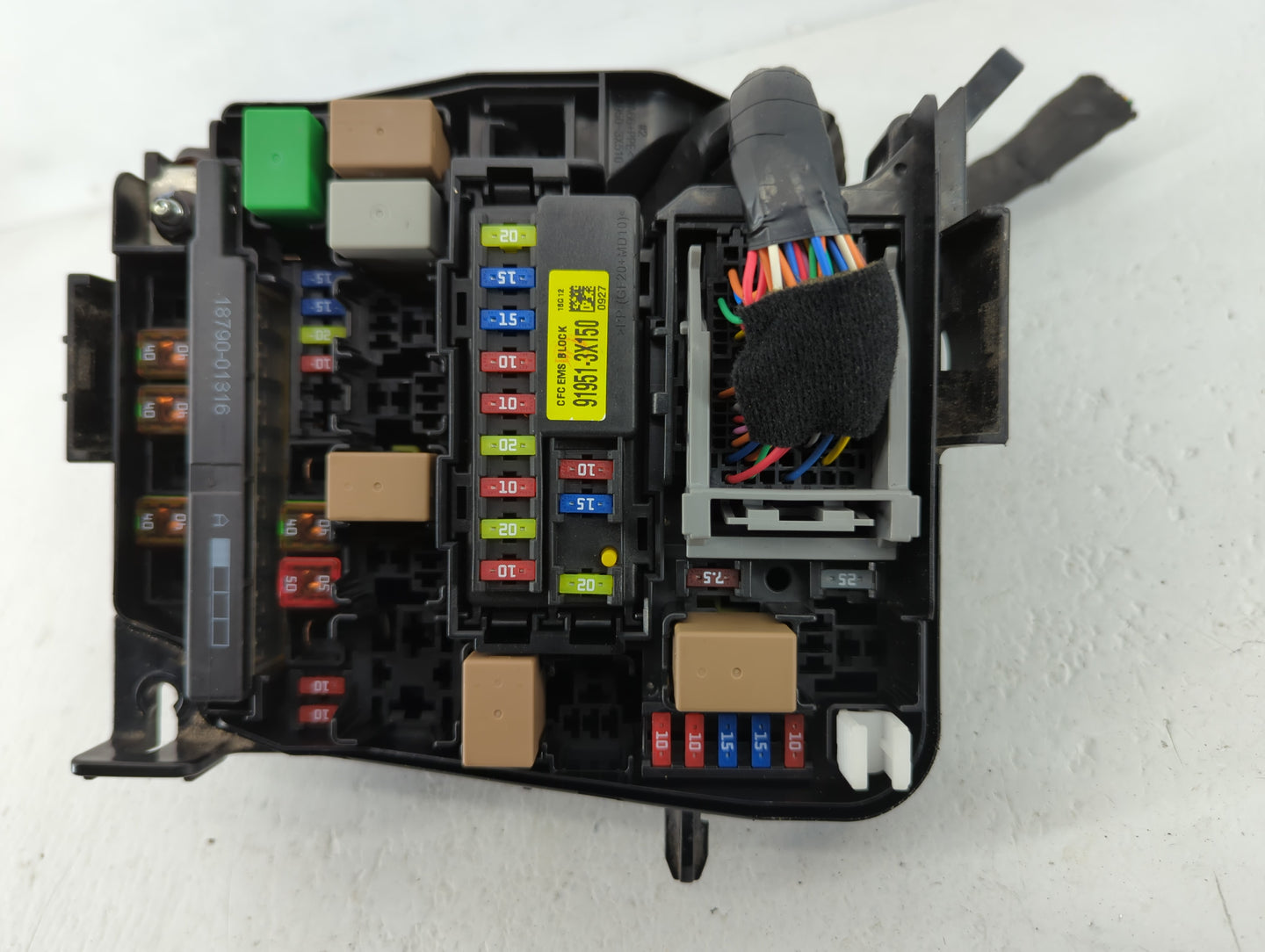 2017-2018 Kia Forte Fusebox Fuse Box Panel Relay Module P/N:18790-01316 18790, P077V070, 91221-B0070 Fits Fits 2017 2018 OEM