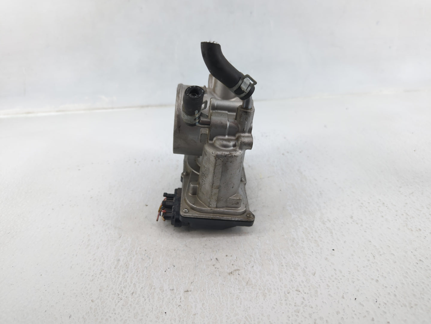 2014-2018 Kia Forte Throttle Body P/N:35100-2E000 Fits Fits 2011 2012 2013 2014 2015 2016 2017 2018 2019 2020 2021 OEM Used 
