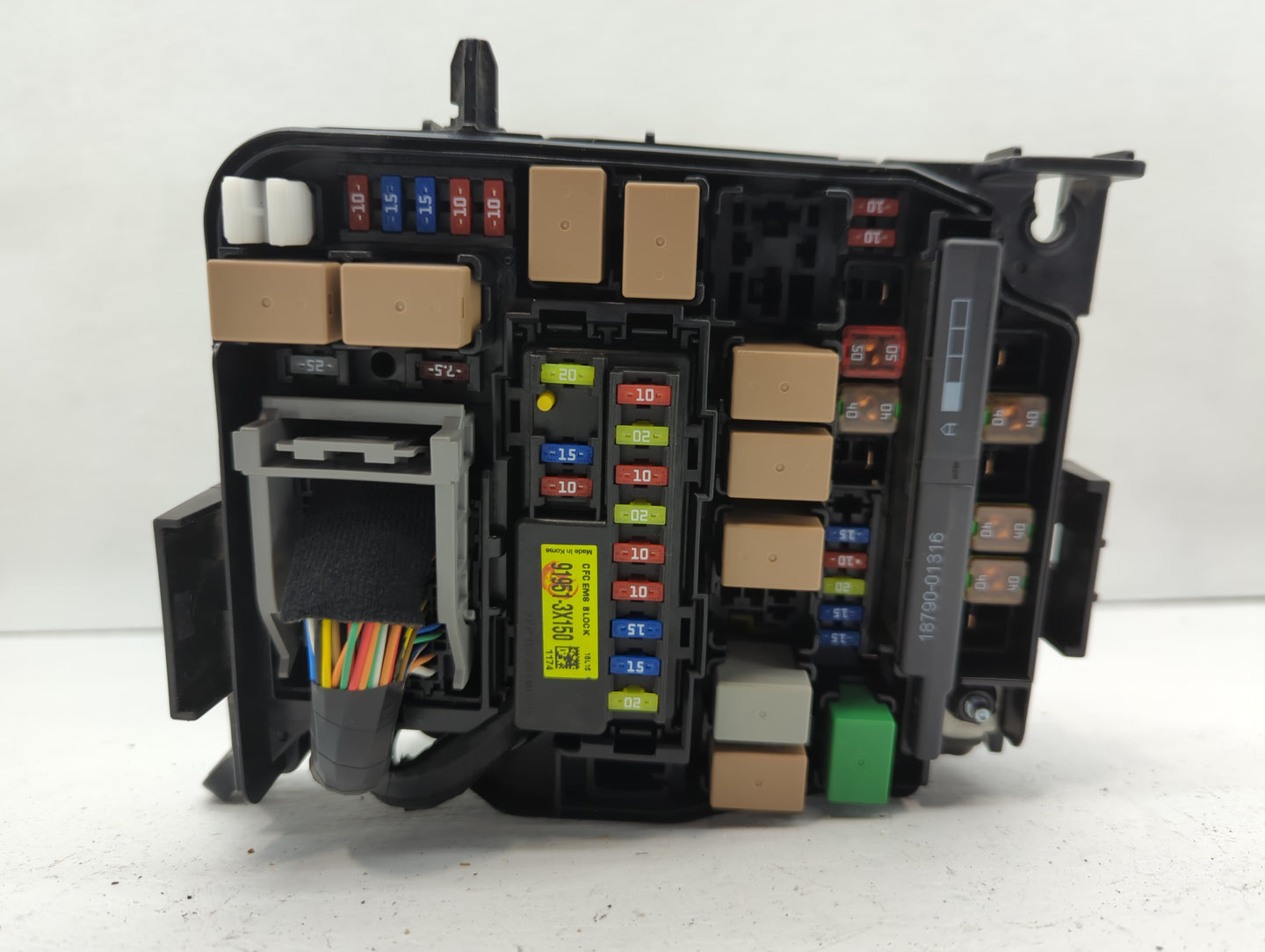 2017-2018 Kia Forte Fusebox Fuse Box Panel Relay Module P/N:91753-A7220 91221-B0060 Fits Fits 2017 2018 OEM Used Auto Parts 