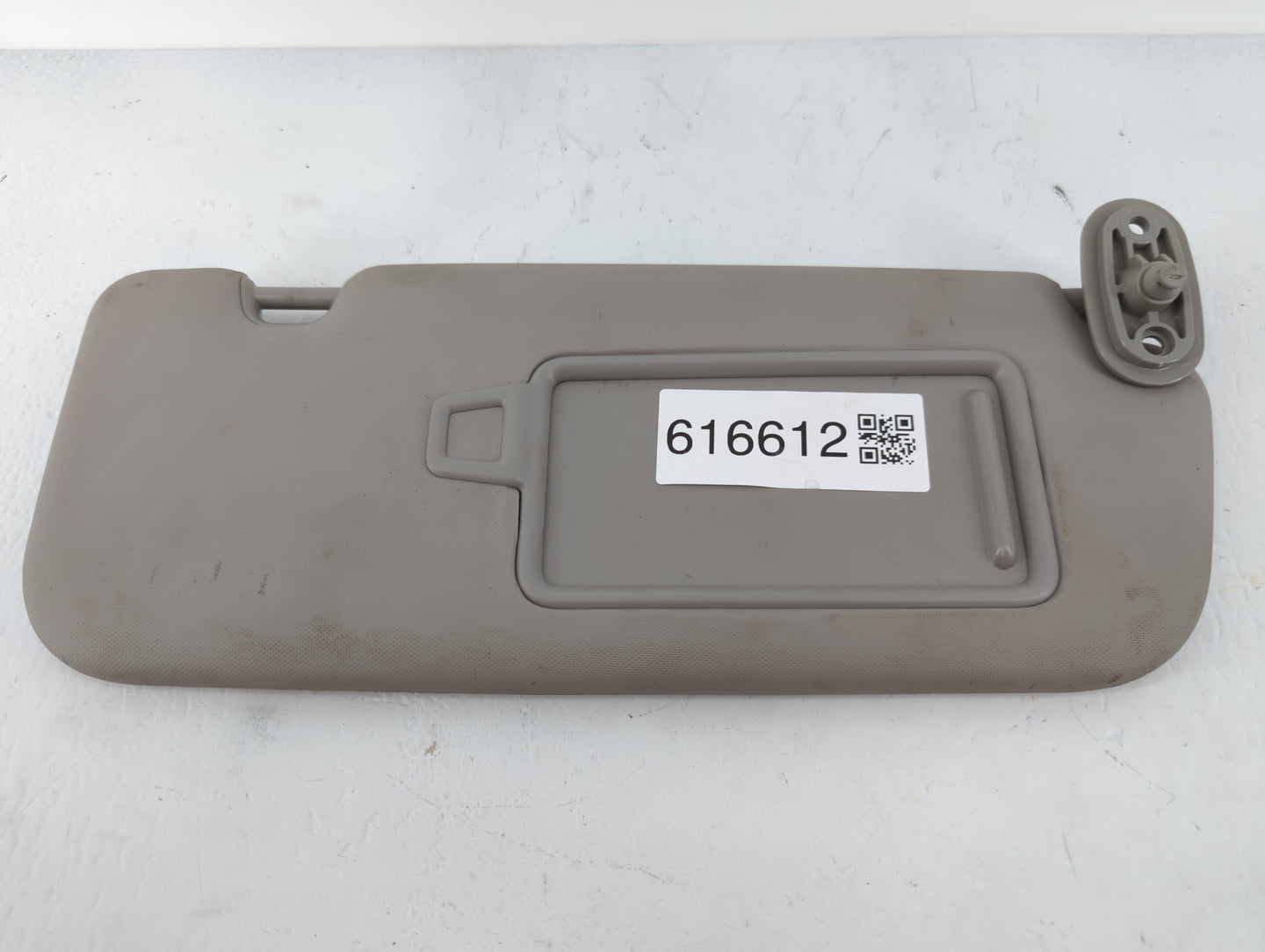 2017-2018 Kia Forte Sun Visor Shade Replacement Passenger Right Mirror Fits Fits 2017 2018 OEM Used Auto Parts - Oemusedauto