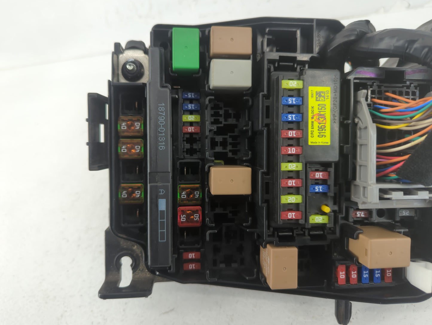 2017-2018 Kia Forte Fusebox Fuse Box Panel Relay Module P/N:91218 B0400 Fits Fits 2017 2018 OEM Used Auto Parts - Oemusedaut