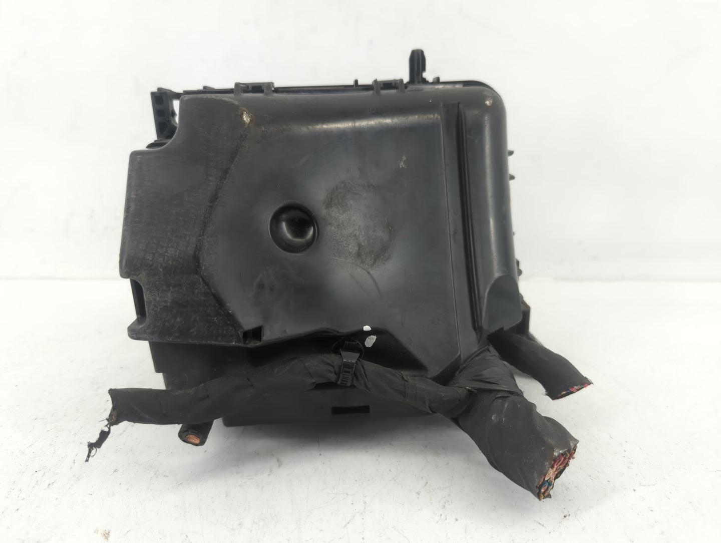 2017-2018 Kia Forte Fusebox Fuse Box Panel Relay Module P/N:91218 B0400 Fits Fits 2017 2018 OEM Used Auto Parts - Oemusedaut