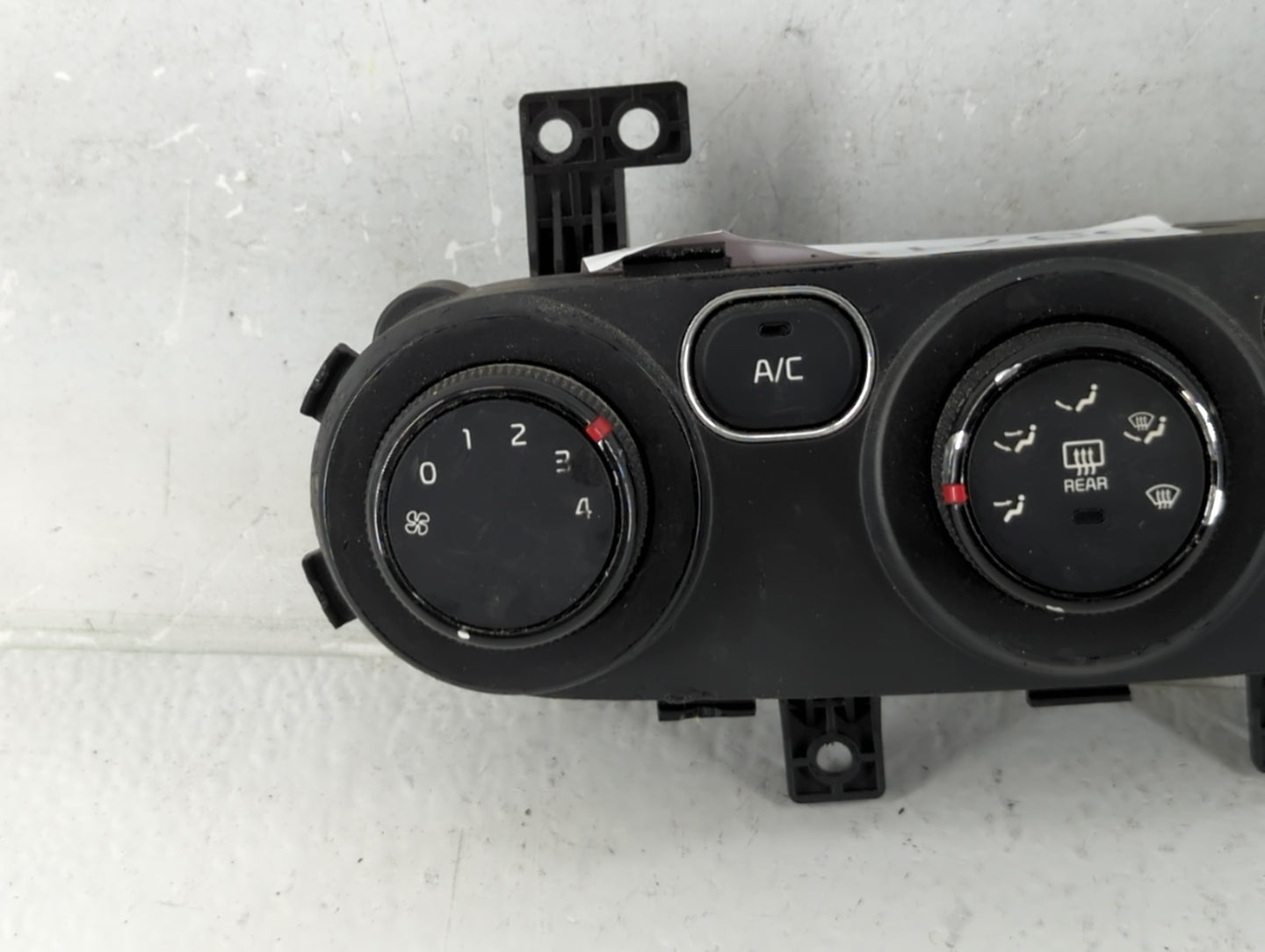 2017-2018 Kia Forte Climate Control Module Temperature AC/Heater Replacement P/N:97250-B0AA0 QO290AAM Fits Fits 2017 2018 OE