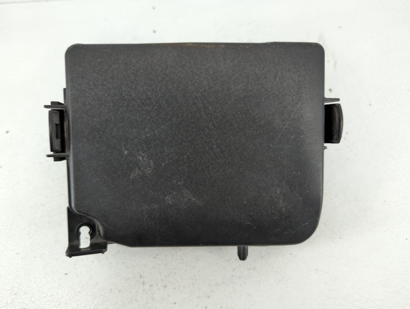 2017-2018 Kia Forte Fusebox Fuse Box Panel Relay Module P/N:91218 B0400 Fits Fits 2017 2018 OEM Used Auto Parts - Oemusedaut