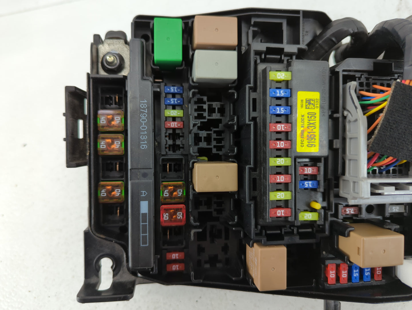 2017-2018 Kia Forte Fusebox Fuse Box Panel Relay Module P/N:91218 B0400 Fits Fits 2017 2018 OEM Used Auto Parts - Oemusedaut