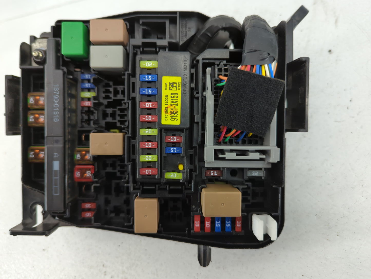 2017-2018 Kia Forte Fusebox Fuse Box Panel Relay Module P/N:91218 B0400 Fits Fits 2017 2018 OEM Used Auto Parts - Oemusedaut