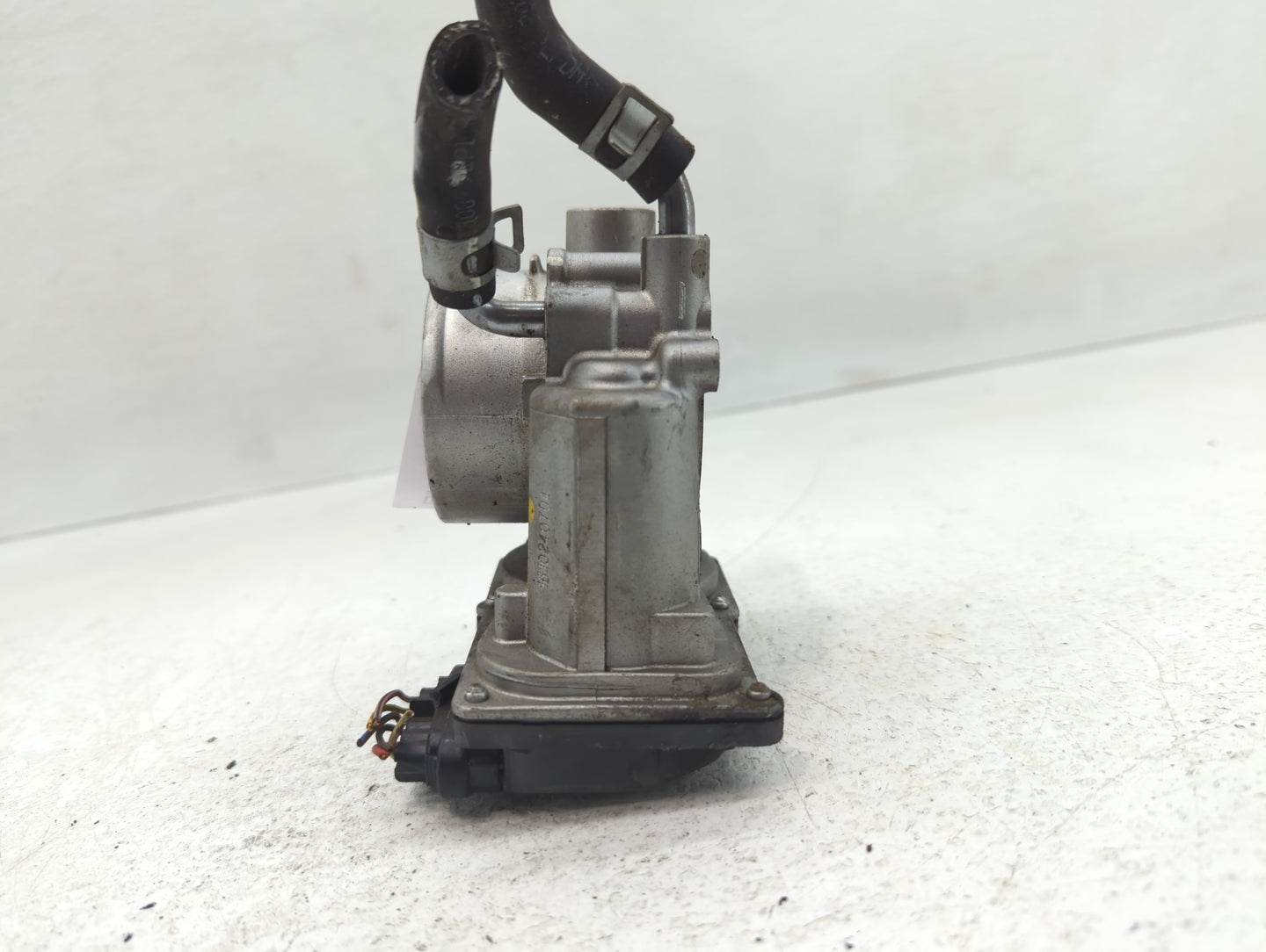 2014-2018 Kia Forte Throttle Body P/N:35100-2E000 Fits Fits 2011 2012 2013 2014 2015 2016 2017 2018 2019 2020 2021 OEM Used 