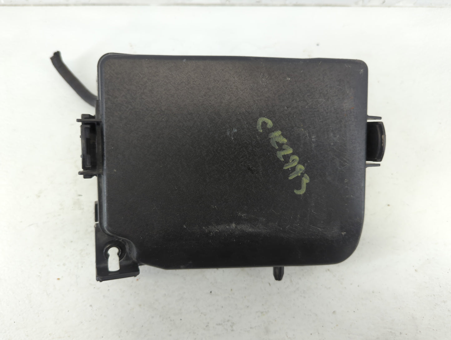 2017-2018 Kia Forte Fusebox Fuse Box Panel Relay Module P/N:91218 B0400 Fits Fits 2017 2018 OEM Used Auto Parts - Oemusedaut