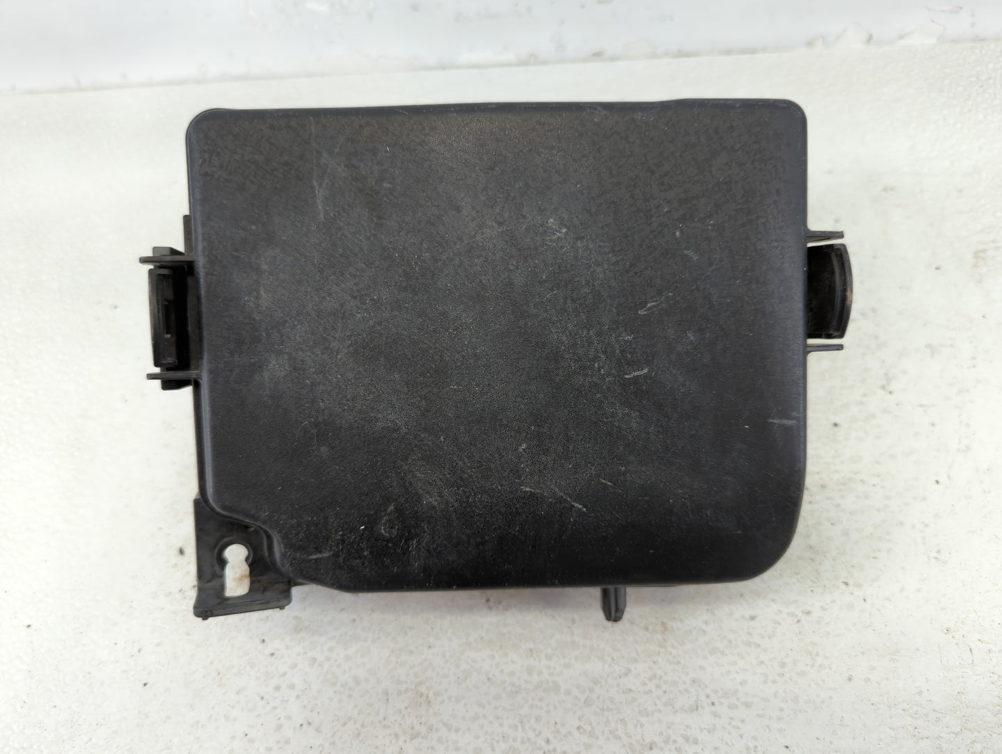 2017-2018 Kia Forte Fusebox Fuse Box Panel Relay Module P/N:91218 B0400 Fits Fits 2017 2018 OEM Used Auto Parts - Oemusedaut