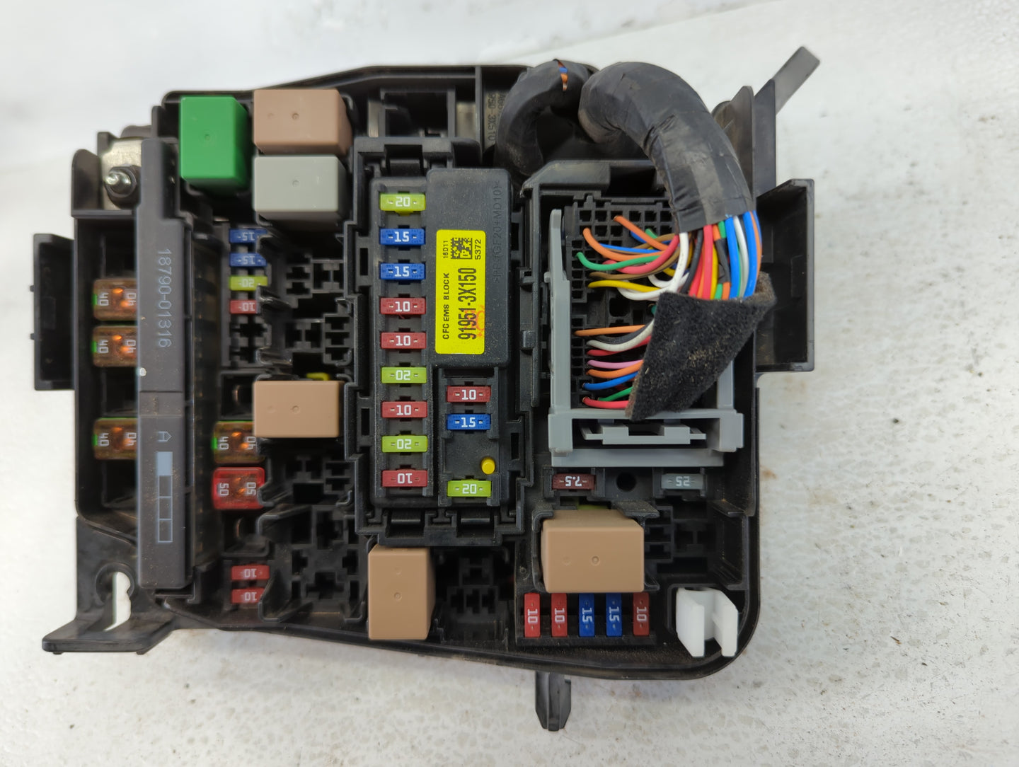2017-2018 Kia Forte Fusebox Fuse Box Panel Relay Module P/N:91218 B0400 Fits Fits 2017 2018 OEM Used Auto Parts - Oemusedaut