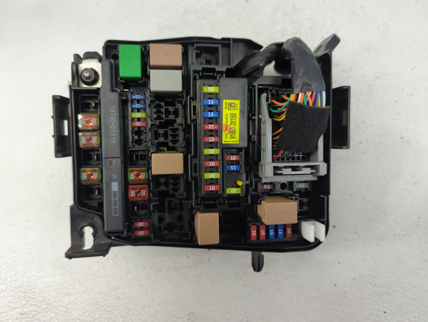 2017-2018 Kia Forte Fusebox Fuse Box Panel Relay Module P/N:91218 B0400 Fits Fits 2017 2018 OEM Used Auto Parts - Oemusedaut
