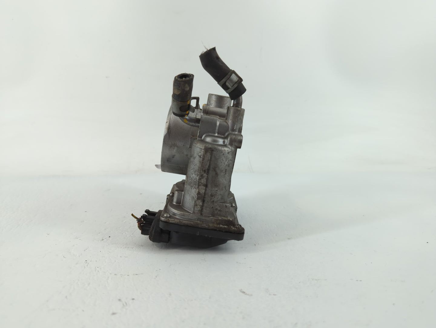 2014-2018 Kia Forte Throttle Body P/N:35100-2E000 Fits Fits 2011 2012 2013 2014 2015 2016 2017 2018 2019 2020 2021 OEM Used 
