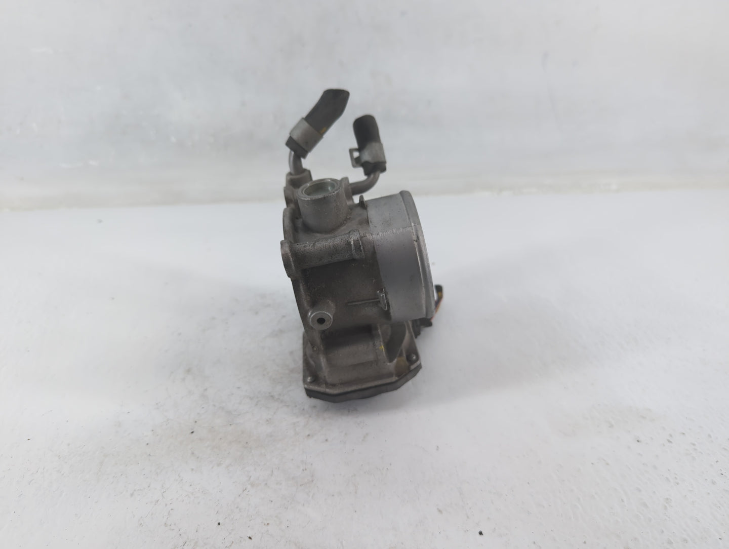 2014-2018 Kia Forte Throttle Body P/N:35100-2E000 Fits Fits 2011 2012 2013 2014 2015 2016 2017 2018 2019 2020 2021 OEM Used 