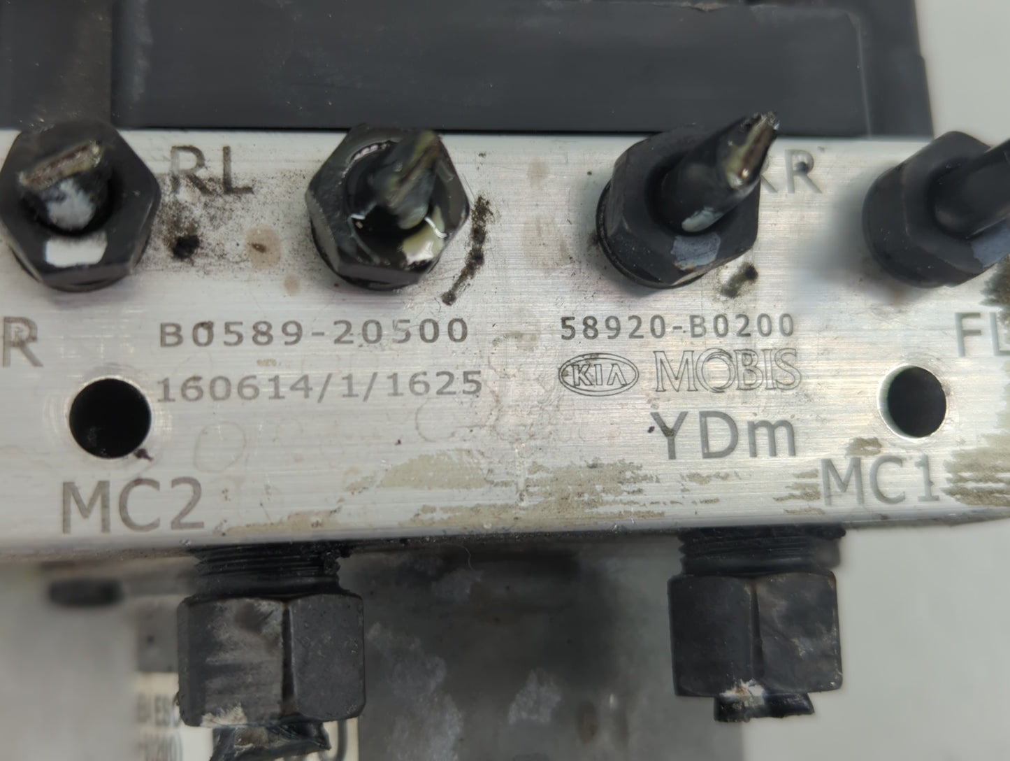 2017-2018 Kia Forte ABS Pump Control Module Replacement P/N:58920-B0200 B0589-20500 Fits Fits 2017 2018 OEM Used Auto Parts 
