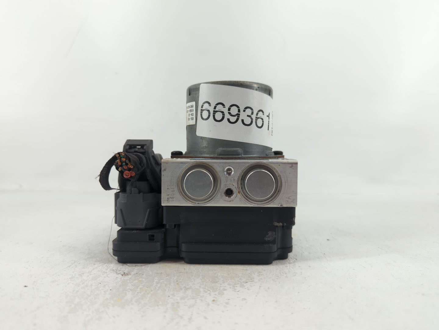 2017-2018 Kia Forte ABS Pump Control Module Replacement P/N:58920-B0200 B0589-20500 Fits Fits 2017 2018 OEM Used Auto Parts 